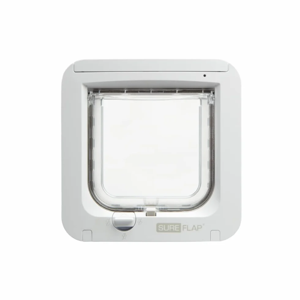 SureFlap Gattaiola con lettore microchip Sure Petcare, compat. Targhetta per collare RFID e microchip, azion. a un pulsante, Bianco, richiede 4 batt. AA (non incl)