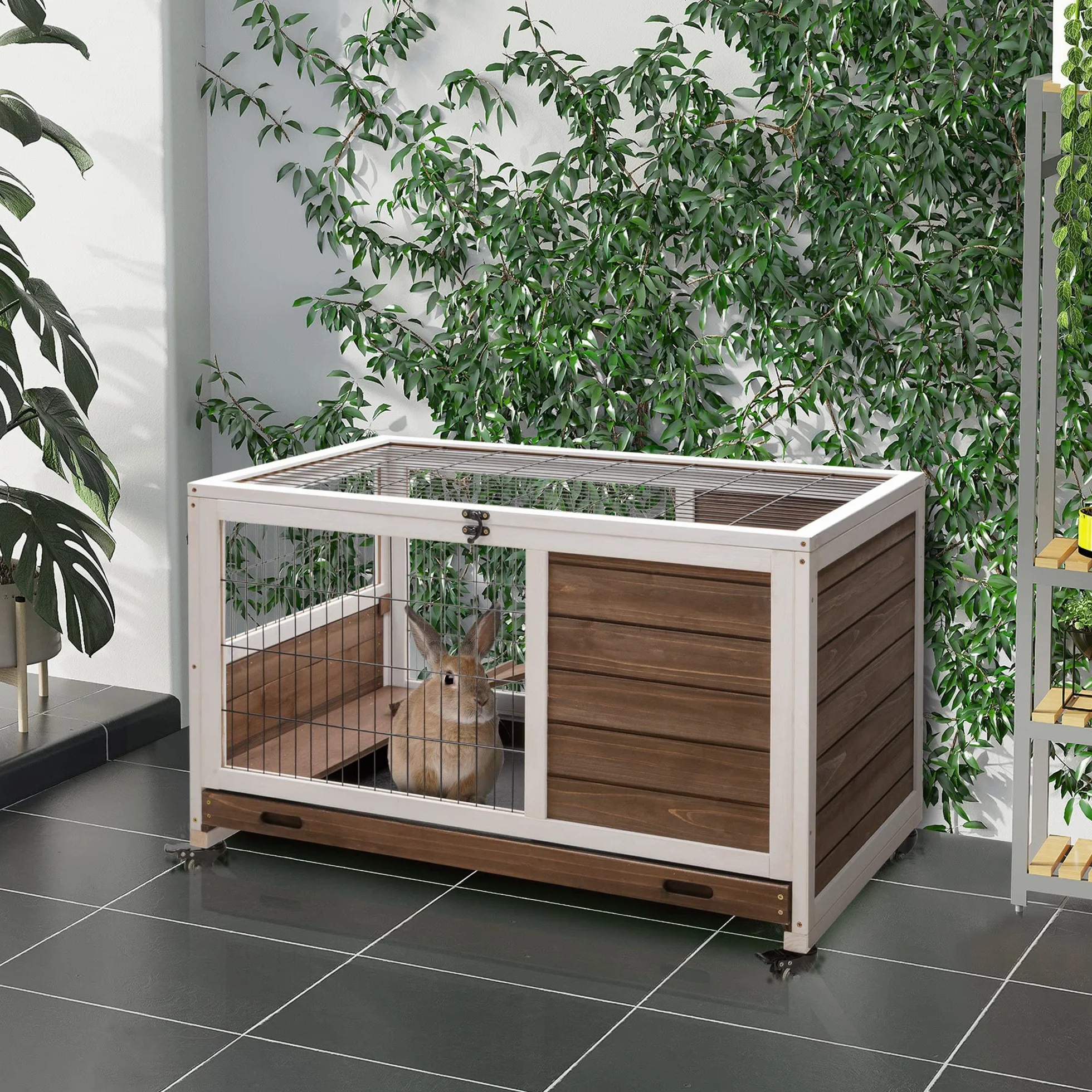 PawHut Gabbietta per Conigli e Porcellini d'India Conigliera con 4 Ruote, Casetta, Rampa e Vassoio Rimovibile, Legno Naturale, Marrone, 90x53x59cm