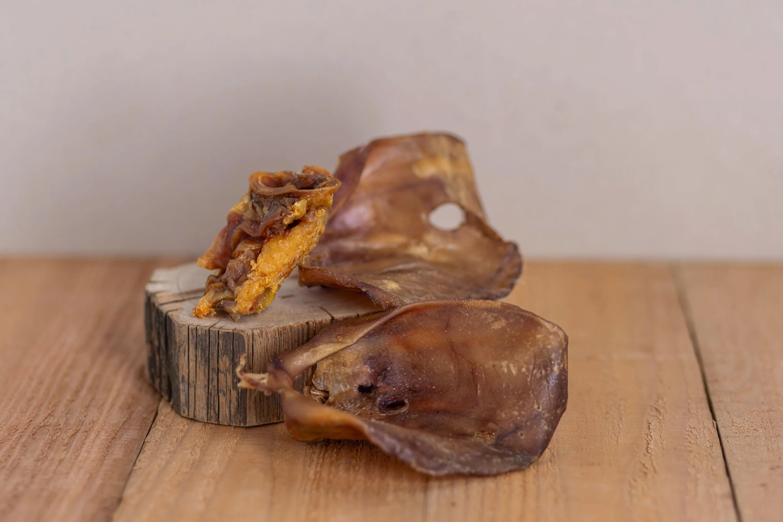 Kerbl Orecchie di Maiale Spuntino da Masticare per Cani - 400 g