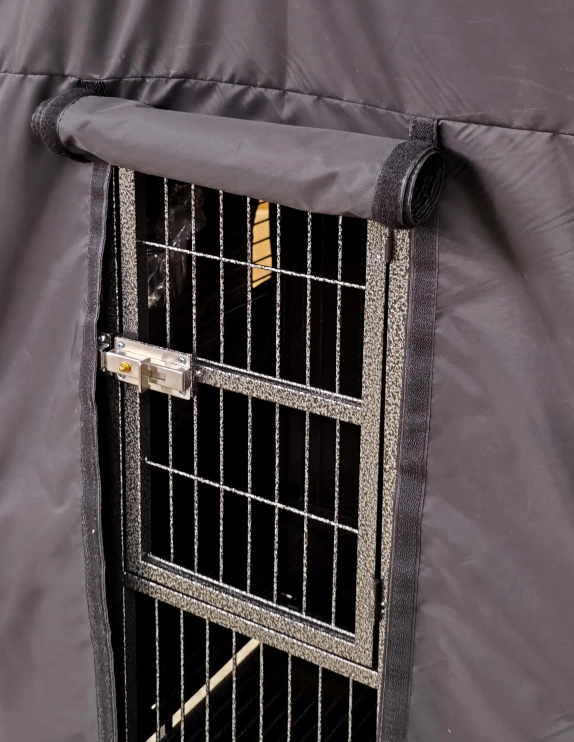 Pet's Solution - Telo Copertura Nero per Gabbia Pappagalli con Tetto Onda e Misura Interna da 61,5x57,5x121h cm, Ideato per Favorire il Riposo dei Volatili