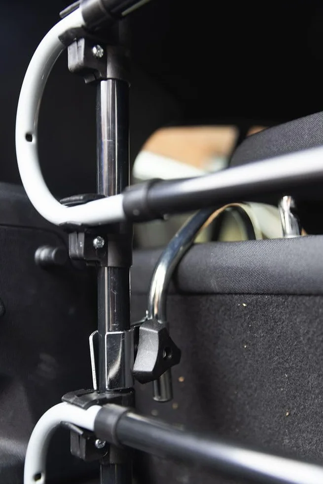 Start Griglia Divisoria Baule Auto per Cani, Regolabile in Altezza e Larghezza,Sicura per Trasportare Animali Domestici, Resistente Metallo, Facile da Installare per SUV, Station Wagon e Utilitarie