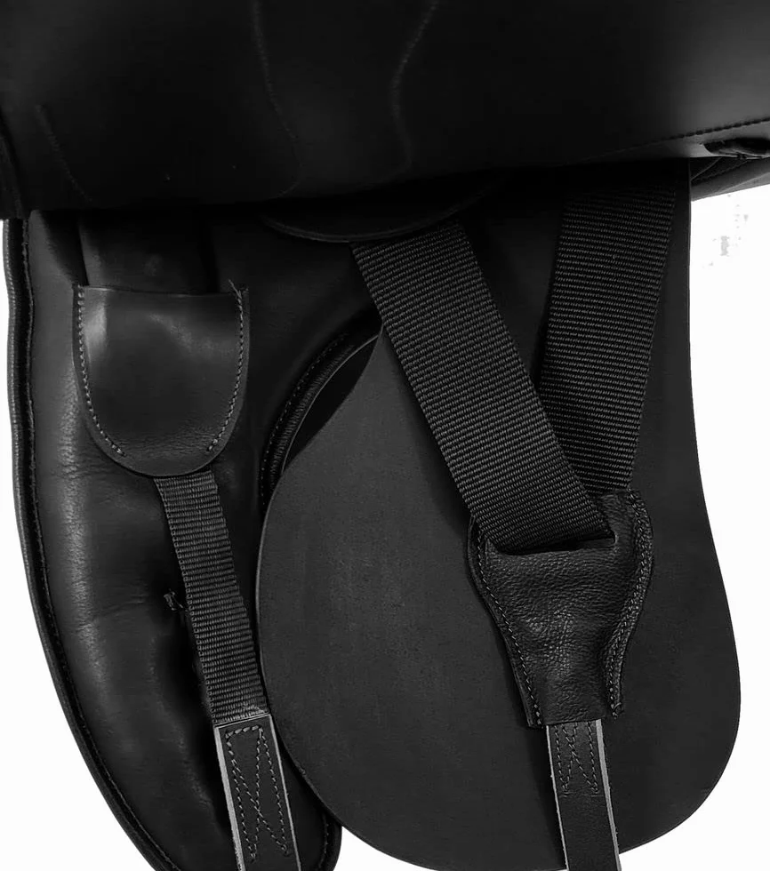 A&M Reitsport Dressur - Sella Chester in pelle, ferro da testa intercambiabile, albero Polyflex nero, misura 16,5 pollici